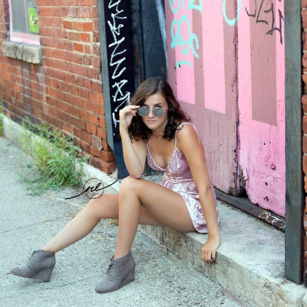 Meet your Posher, Olivia